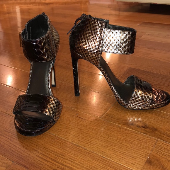Brand new python Stuart Weitzman Heel - Picture 1 of 7